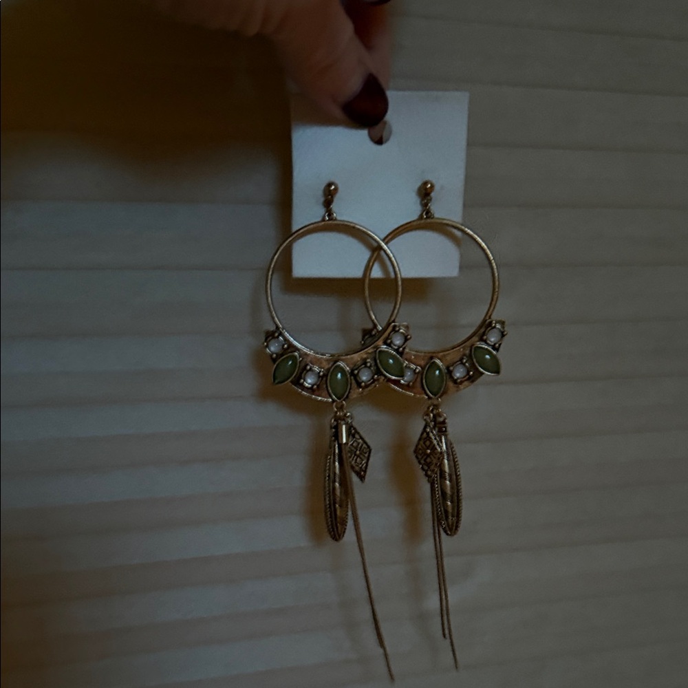 NWT FP Winona Elegant Gold and Green Hoop Earrings - Picture 9 of 13